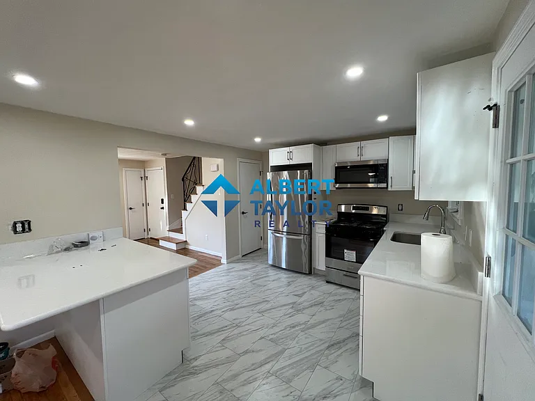 10 Regina Rd #B — Photo 10