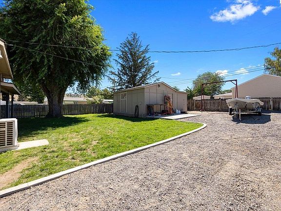 4th image of 573 N 58th Ave