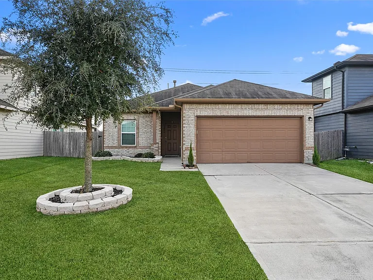 5006 Fairwater Ct — Photo 1