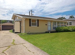 2617 W Grove Ave, Waukegan, IL 60085