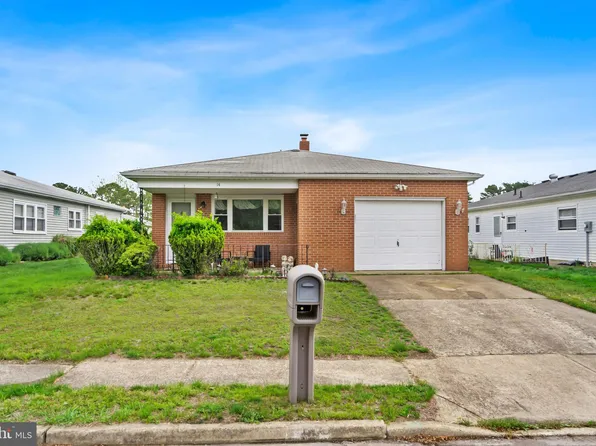 14 Tijuana Ct, Toms River, NJ 08757