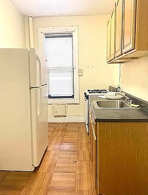 2nd image of 2143 Cortelyou Rd #1E