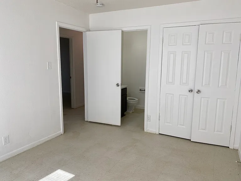 2308 Carley St — Photo 7