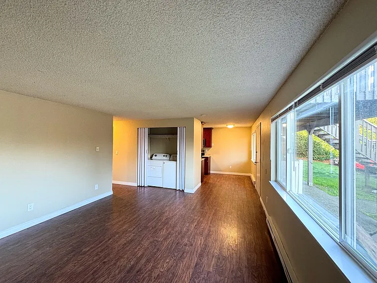 Lorheim Apartments — Photo 7