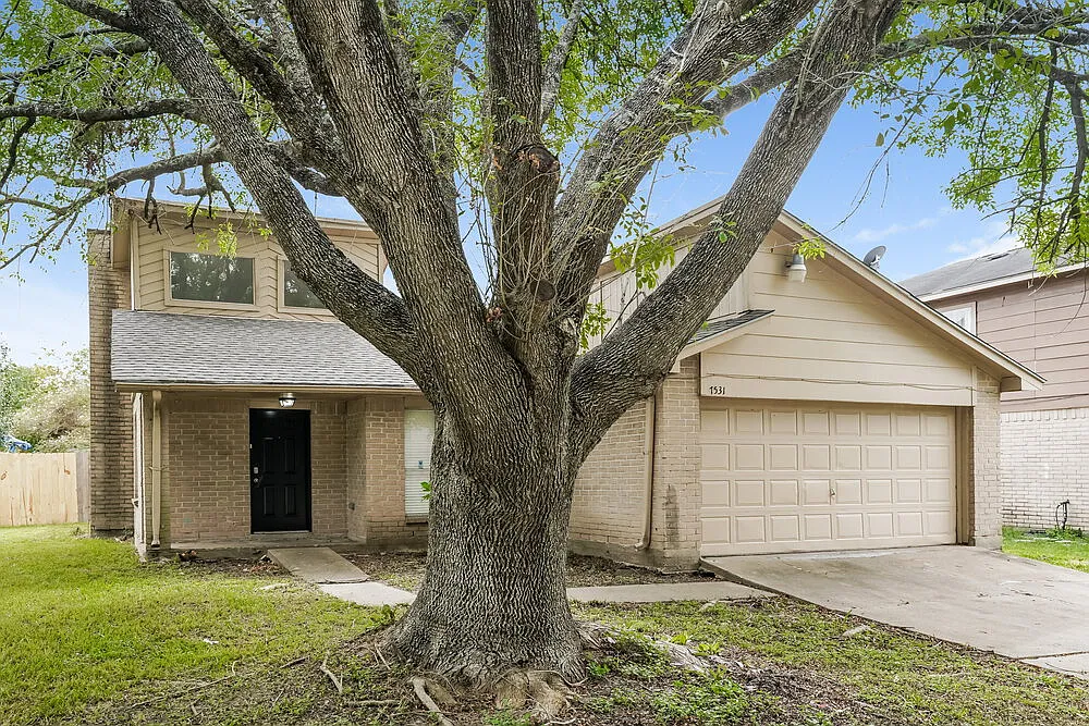 3 bed, 2.0 bath, 1238 sqft, $1,705 — Photo 3
