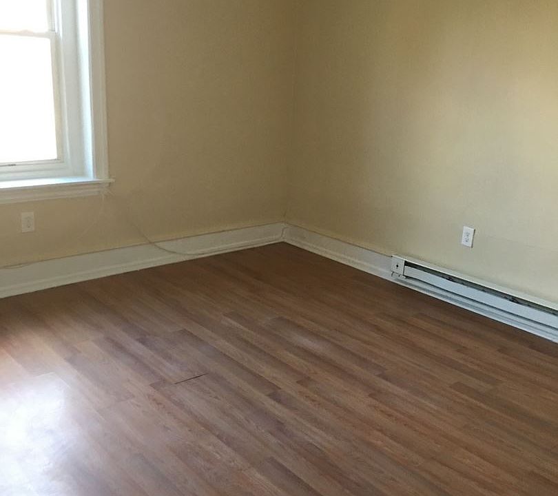 2nd image of 367 E Chelten Ave APT 2