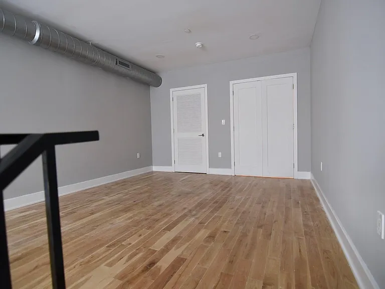 1525 W Girard Ave #105 — Photo 7