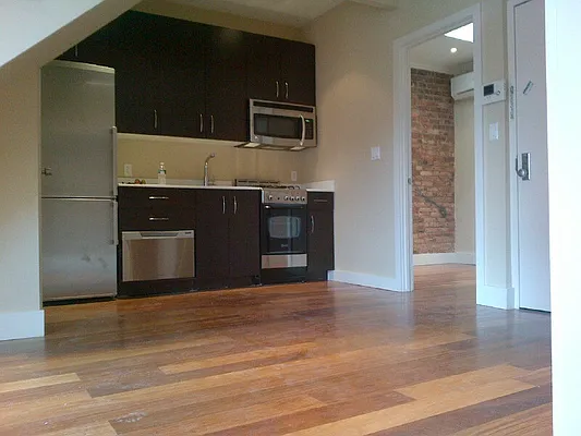 Rented by Point NYC | media 61