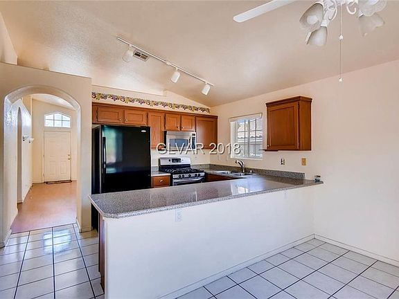 5th image of 6470 Rosemount Ave