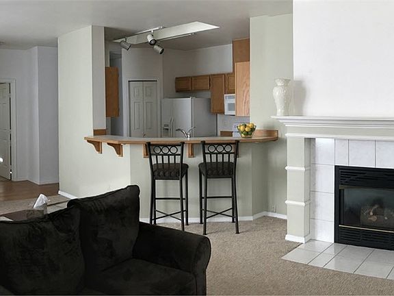 5th image of 14421 Riverwalk Dr
