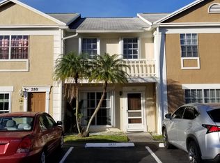 2857 S Belmont Ln, Hollywood, FL 33026