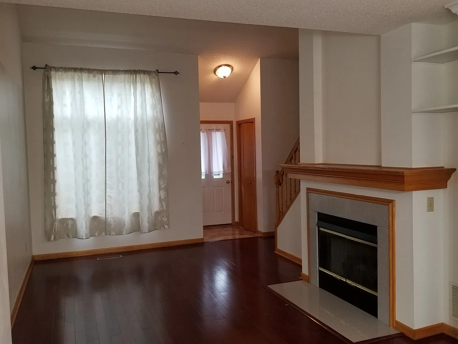 2 bed, 1.5 bath, 1234 sqft, $1,950 — Photo 3