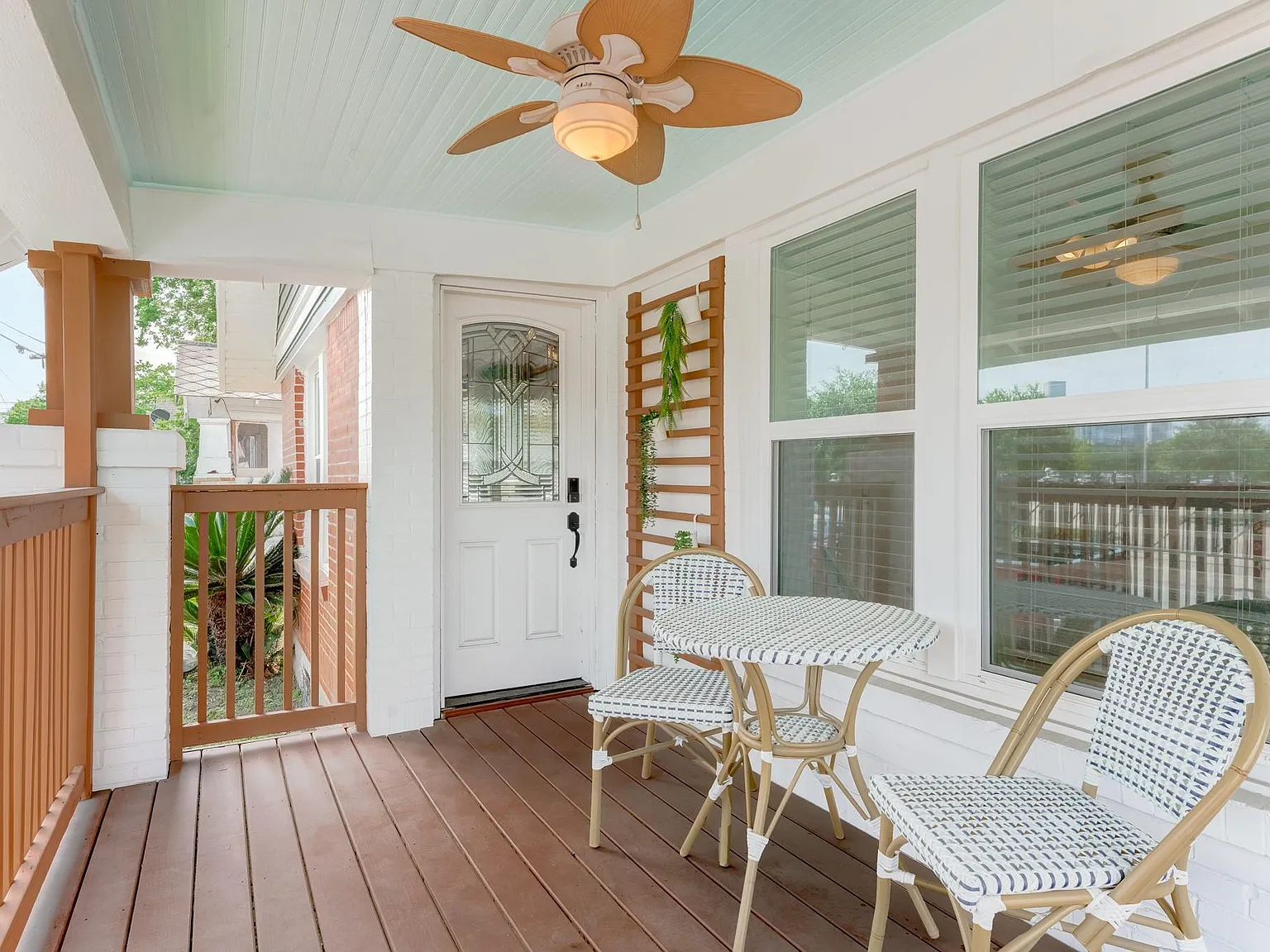 4 bed, 2.0 bath, 1434 sqft, $2,690 — Photo 2