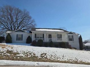 444 Market St, Moscow Mills, MO 63362