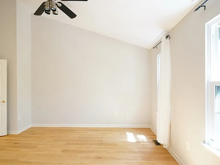 9423 Fields Rd — Photo 34