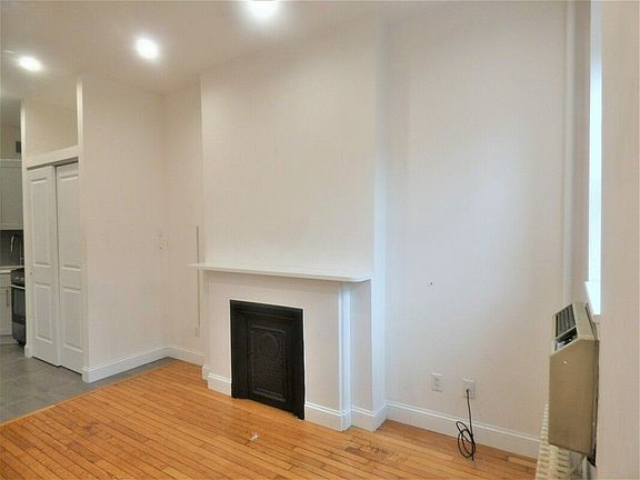 3rd image of 1733 2nd Ave #4F