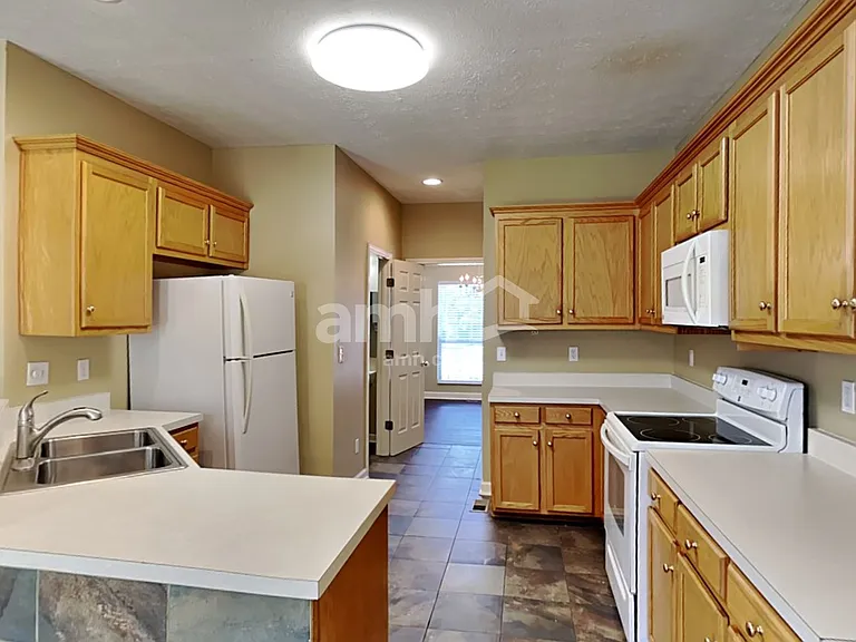326 Thetahill Rd — Photo 3