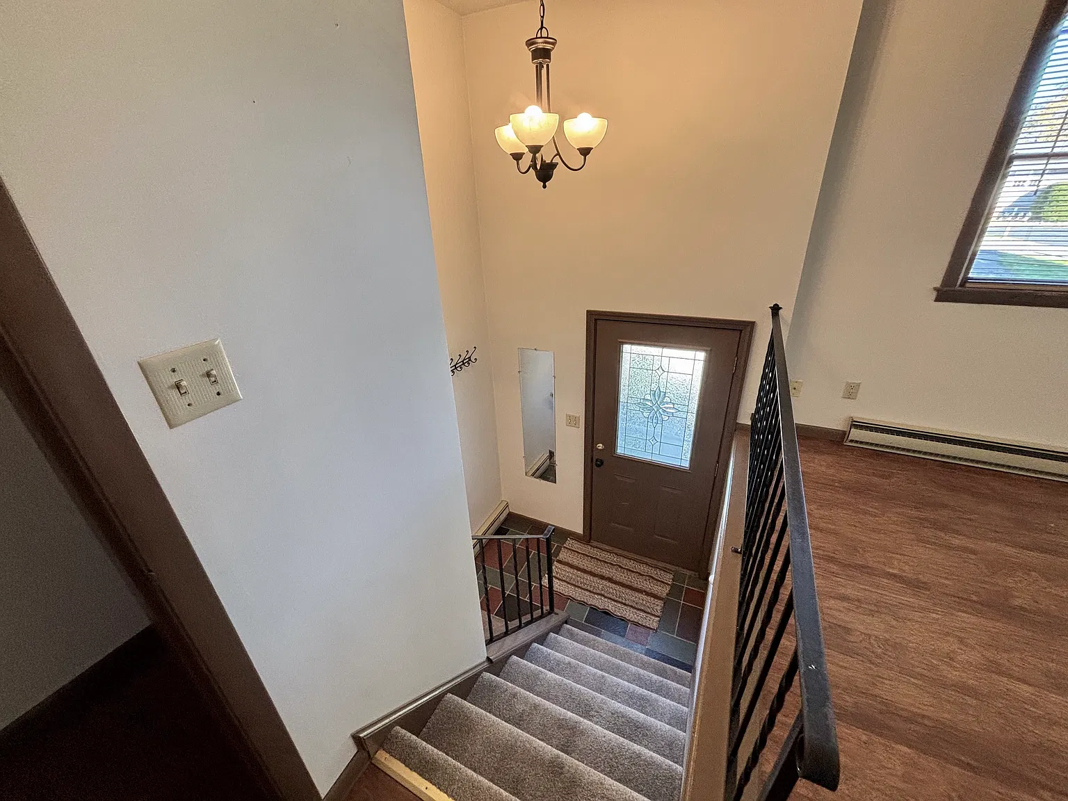 2 bed, 1100 sqft, $925 — Photo 2
