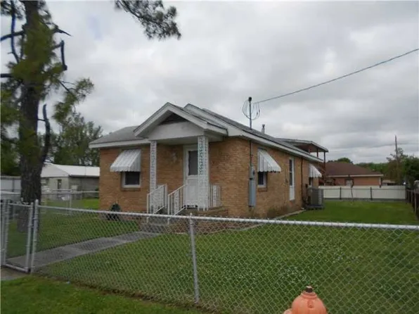 2220 Trio St, Chalmette, LA 70043