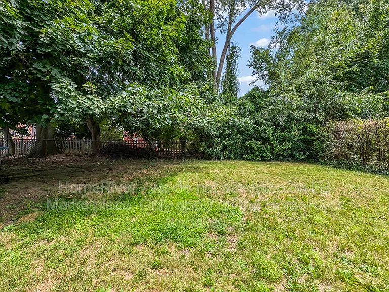 383 Broadmoor Ave — Photo 3