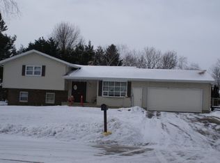930 Derby Dr, Sun Prairie, WI 53590