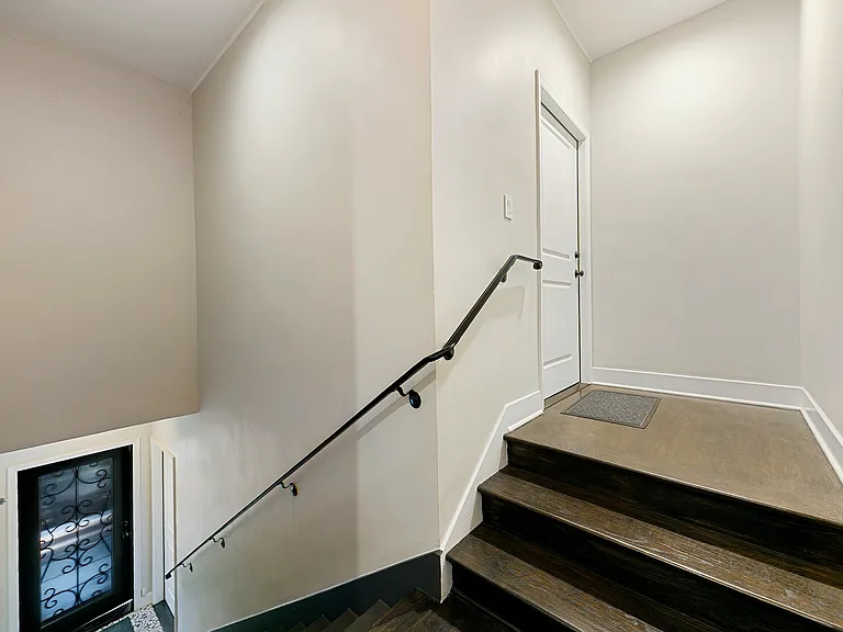 1118 Poinsettia Dr #1120-1/2 — Photo 3