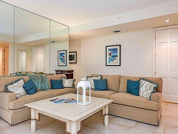 3rd image of 157 Colonade Cir