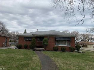 20015 Beaufait St, Harper Woods, MI 48225