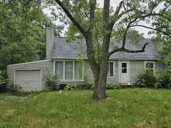 5615 Highview Dr, Fort Wayne, IN 46818