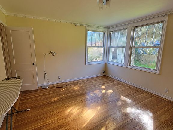5th image of 131 Jules Ave