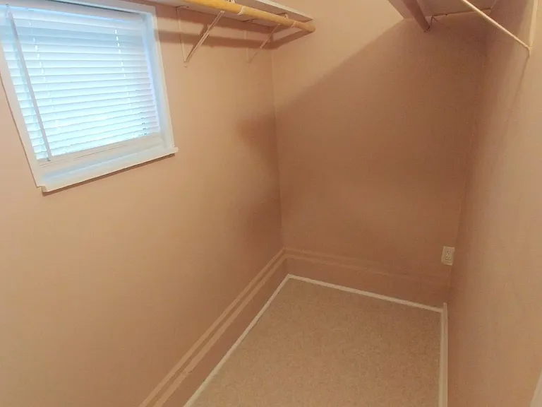 1538 Lillian Ln — Photo 14