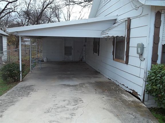 2nd image of 1004 Lillie Kimble St