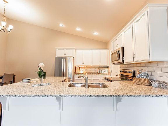 5th image of 110 Chateau Pl Lot 22