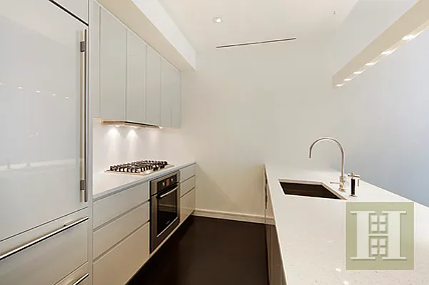 Rented by Halstead Real Estate | media 26