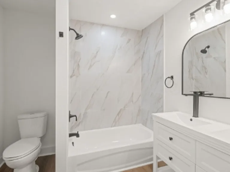 2104 Marshall Ave — Photo 2