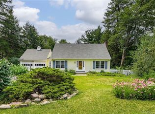 51 Chipman Dr, Cheshire, CT 06410