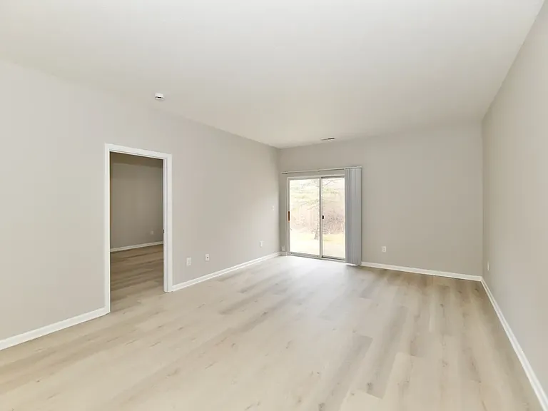 10416 Platinum Dr — Photo 22