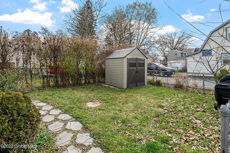 4th image of 357 Glen Avenue