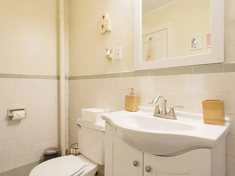 58 Queensberry St #12 — Photo 10
