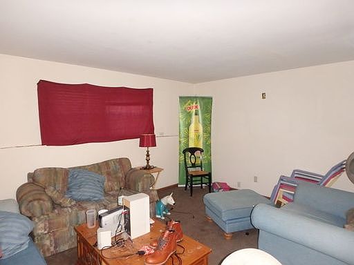 2nd image of 211 Waugh St APT 01