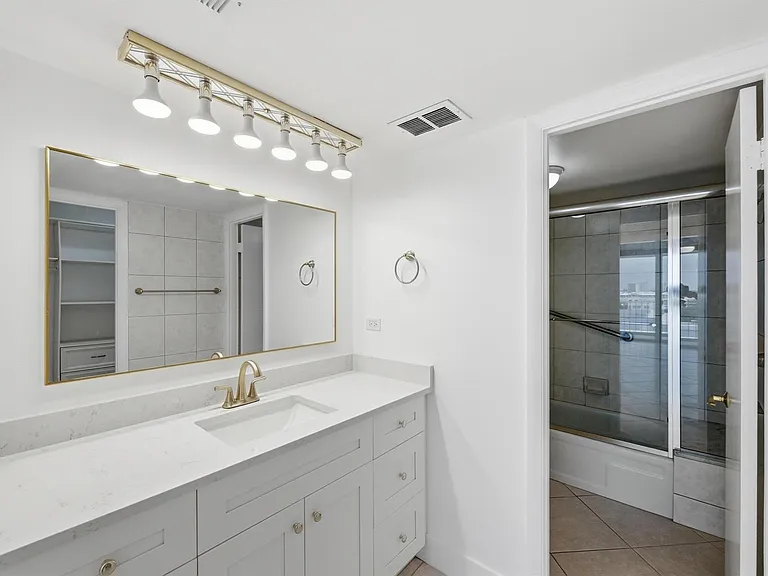 800 SE 20th Ave #901 — Photo 15