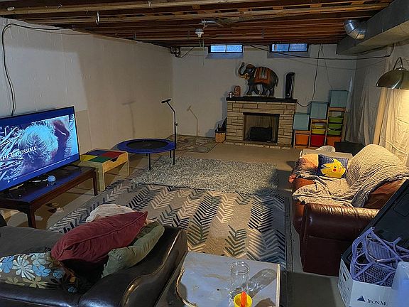 5th image of 28628 Couzens Ave