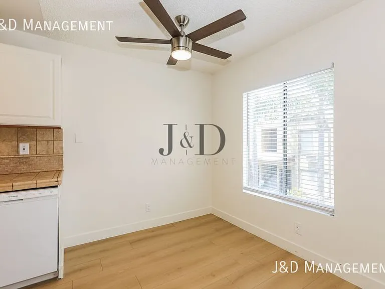 909 S Sunshine Ave S — Photo 17