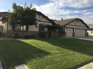 7107 Colony Park Dr, Bakersfield, CA 93313
