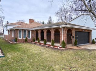 571 Byrd Rd, Riverside, IL 60546