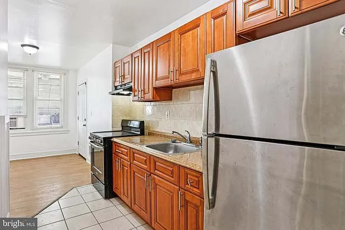 1522 N Frazier St — Photo 8