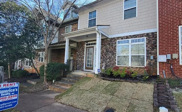 45 Newnan Lakes Dr — Photo 1