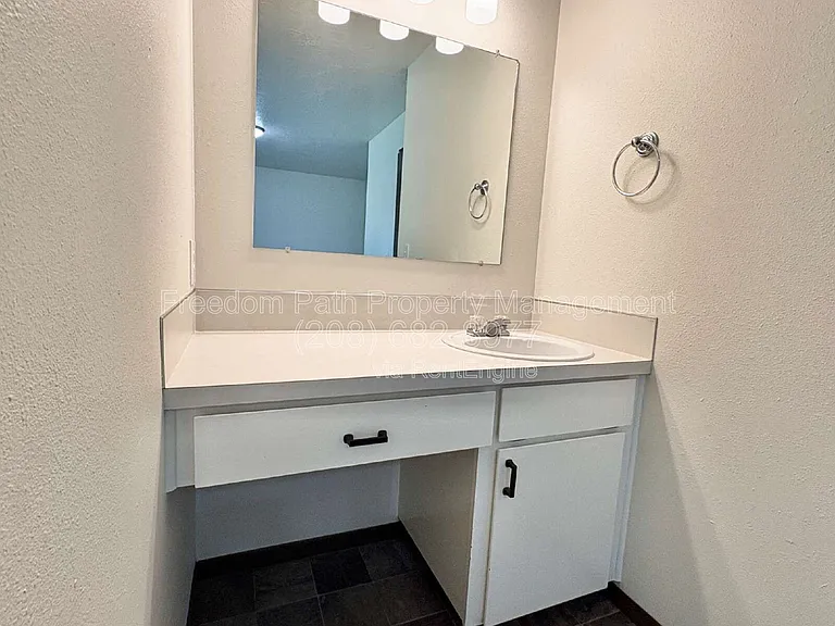 2707 W Fairway Dr — Photo 13