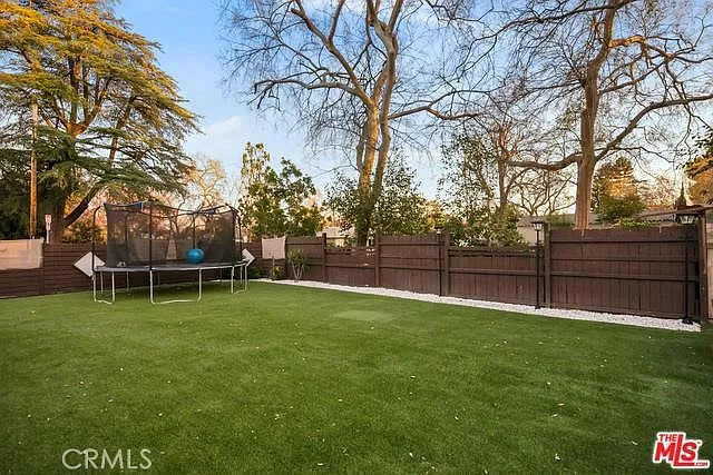 11905 Hartsook St — Photo 33