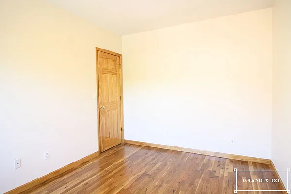 Rented by Grand & Co. | media 19